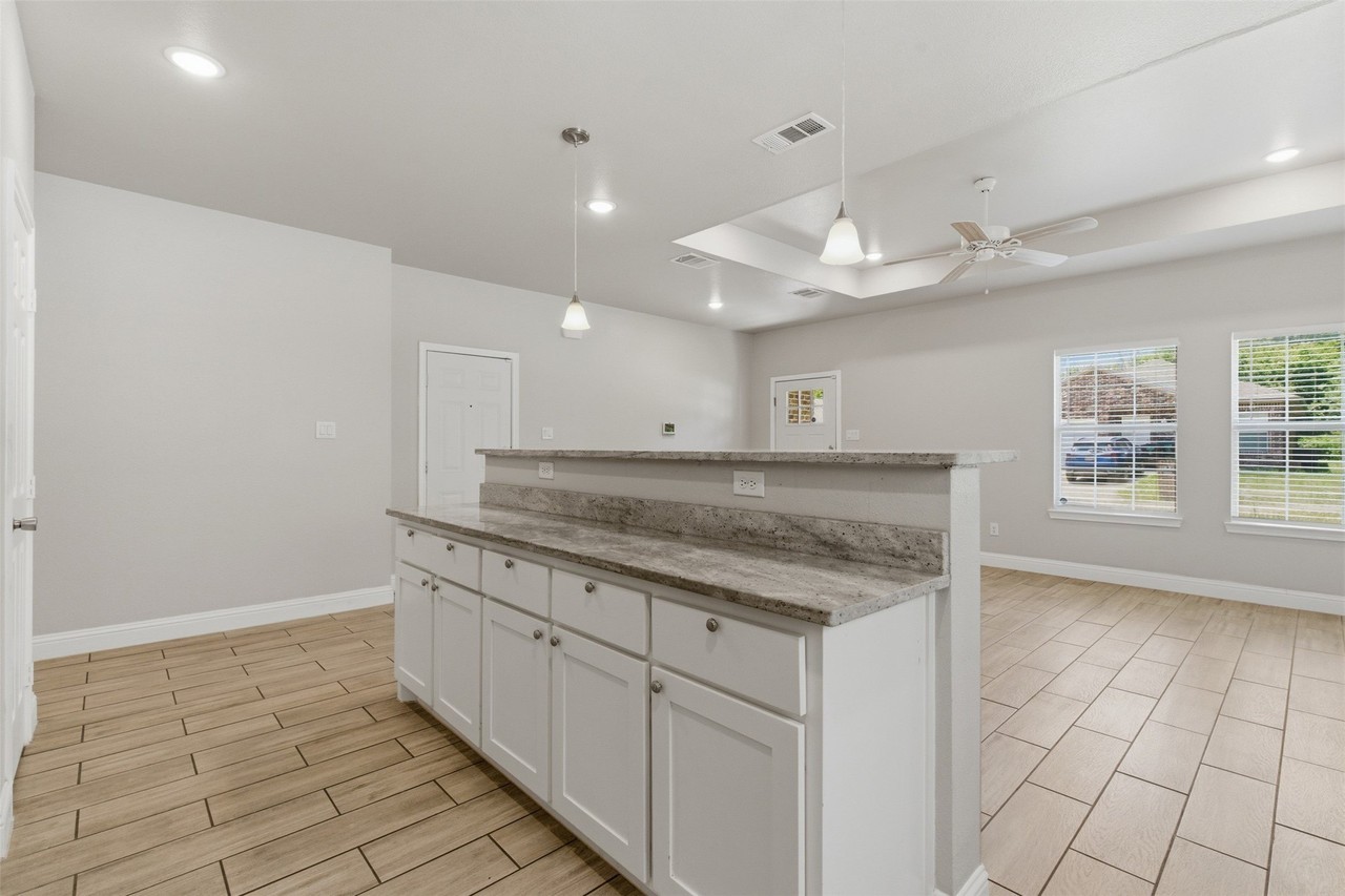 3614 Short St - Photo 7 of 25