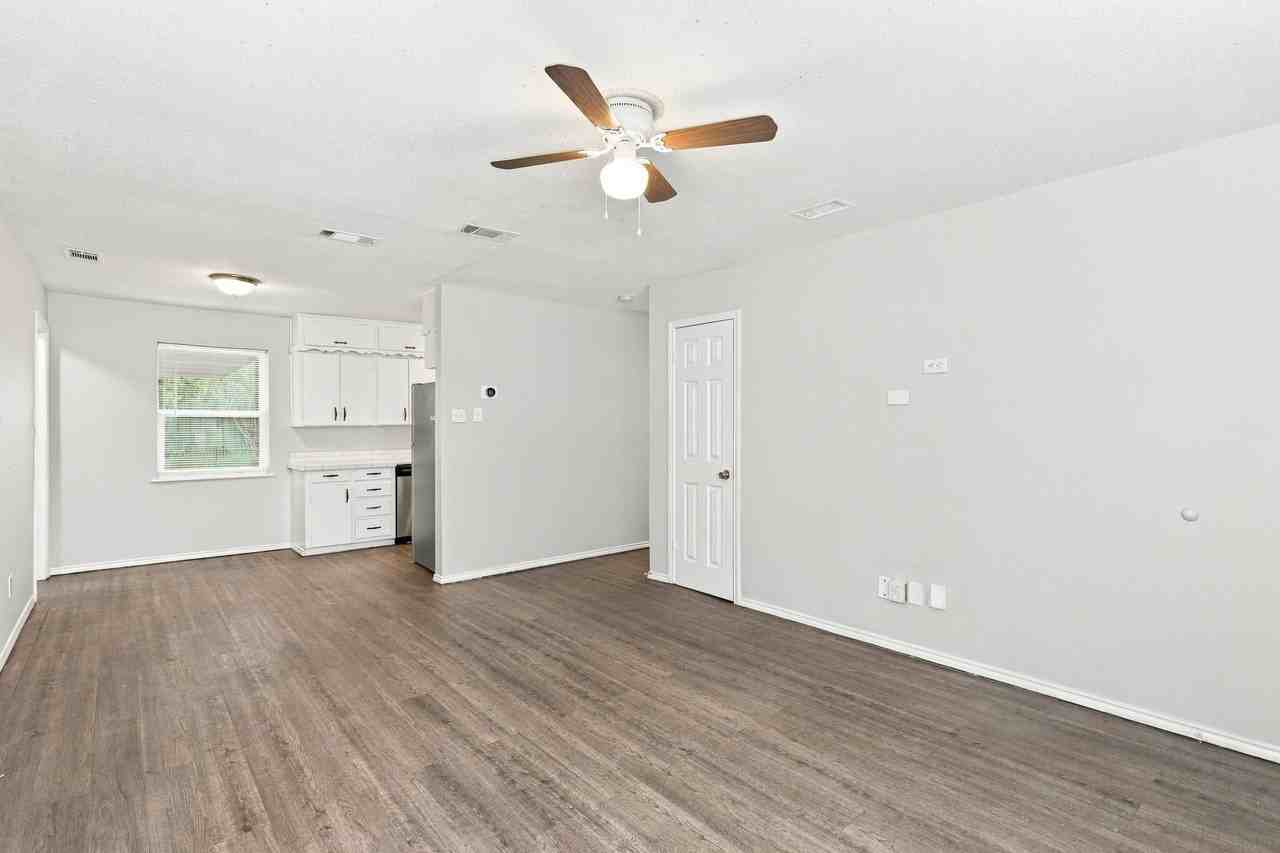 204 Pimlico Way - Photo 2 of 16