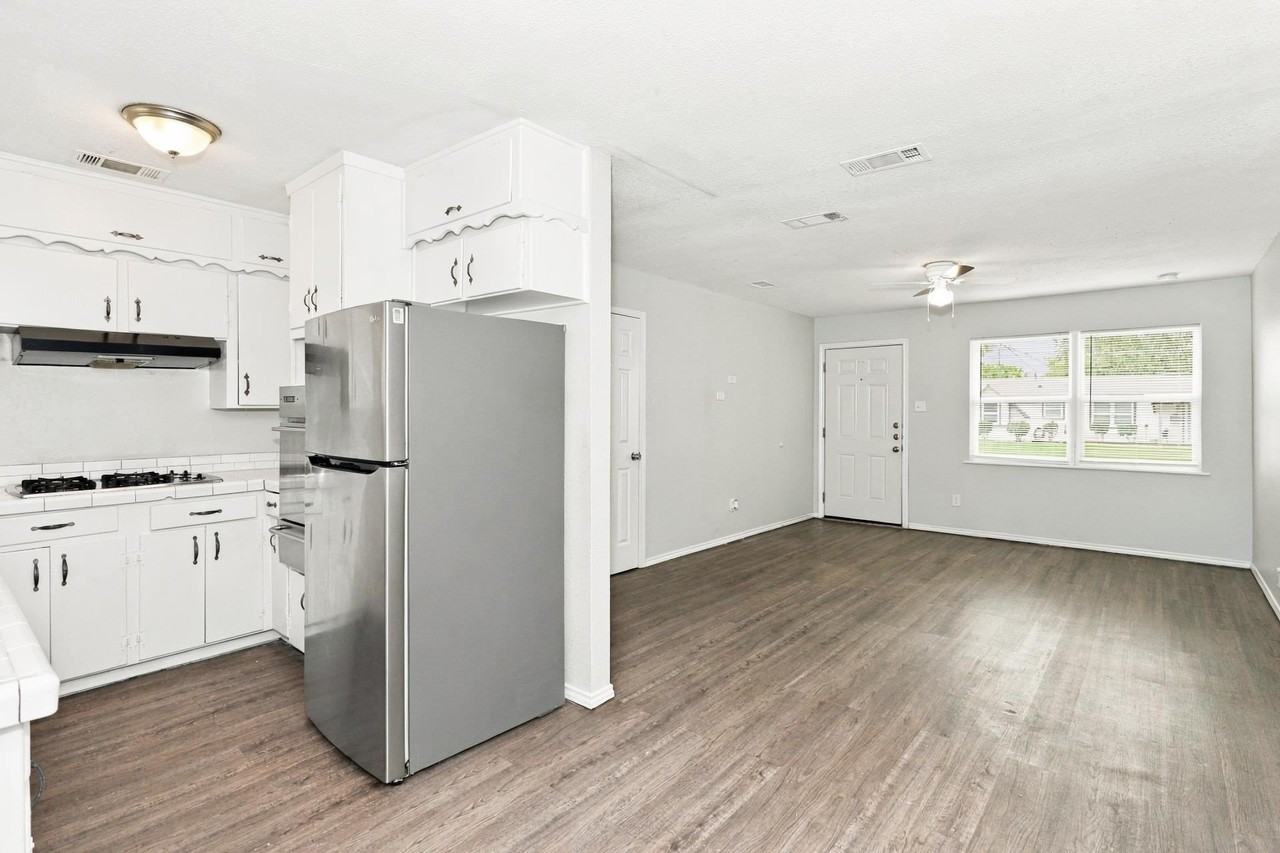 204 Pimlico Way - Photo 6 of 16