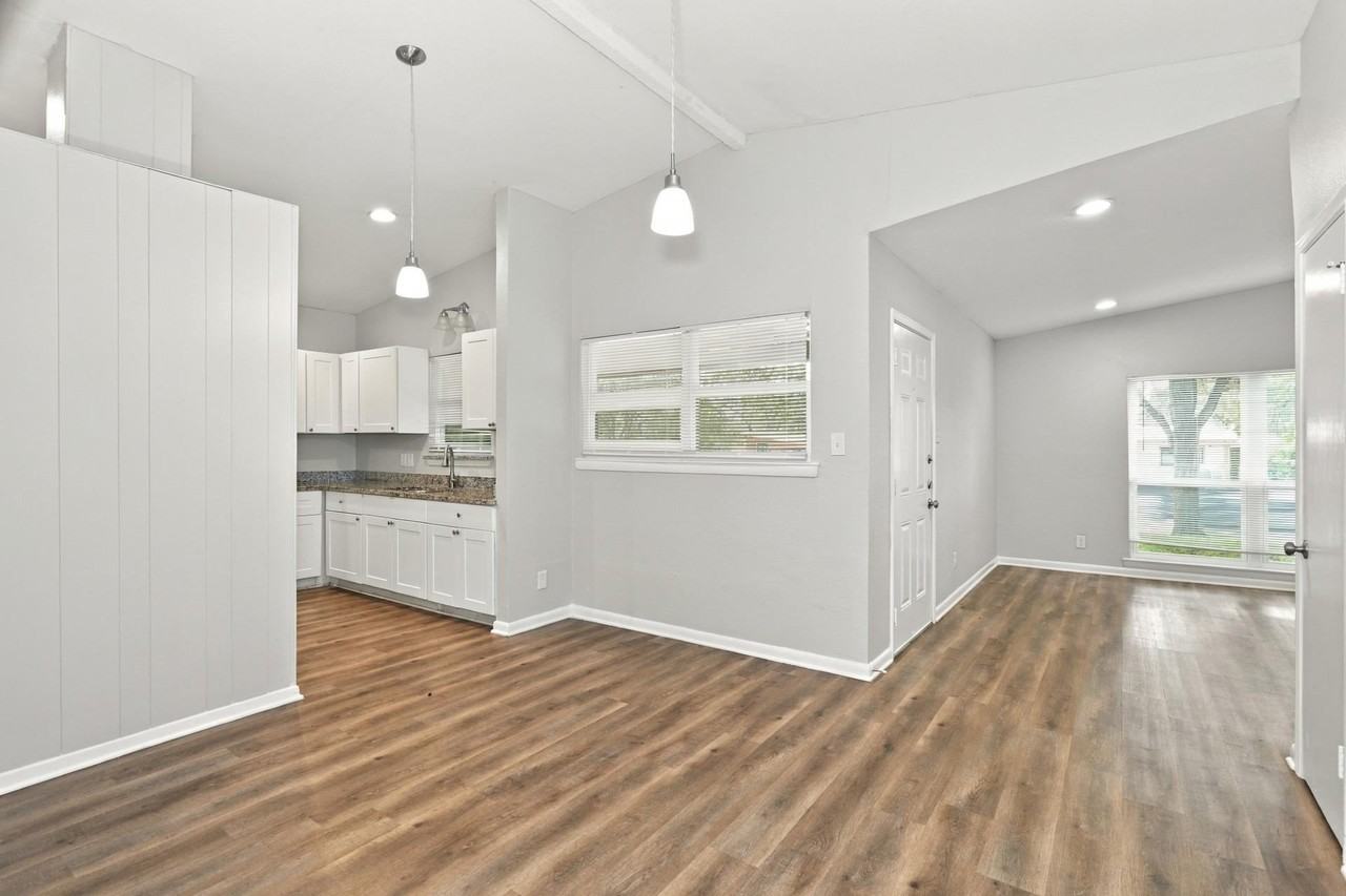 13316 Flagstone Ln - Photo 2 of 16