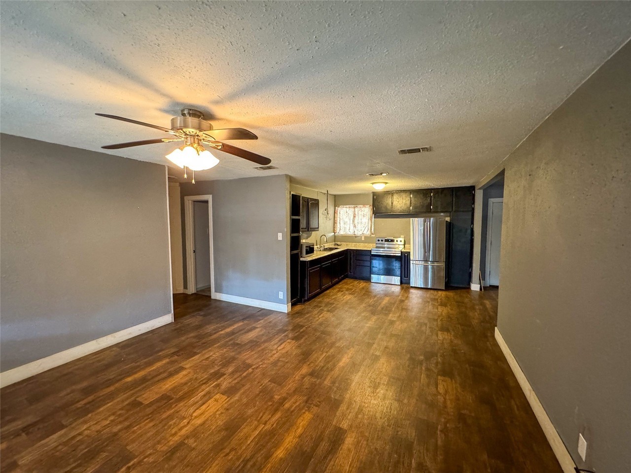 1011 Park Dr - Photo 3 of 16