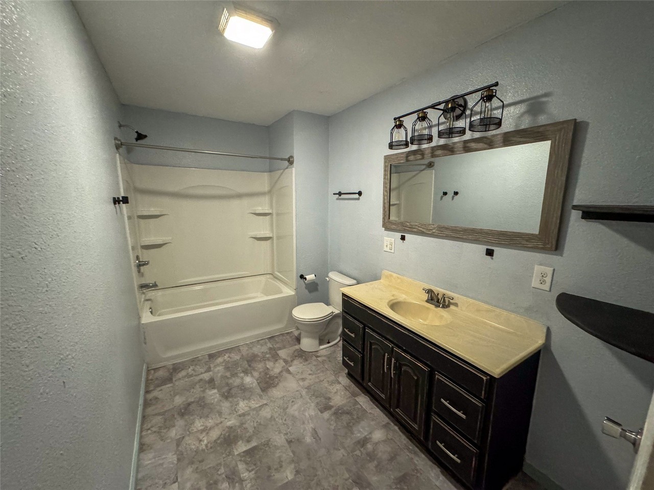 1011 Park Dr - Photo 5 of 16