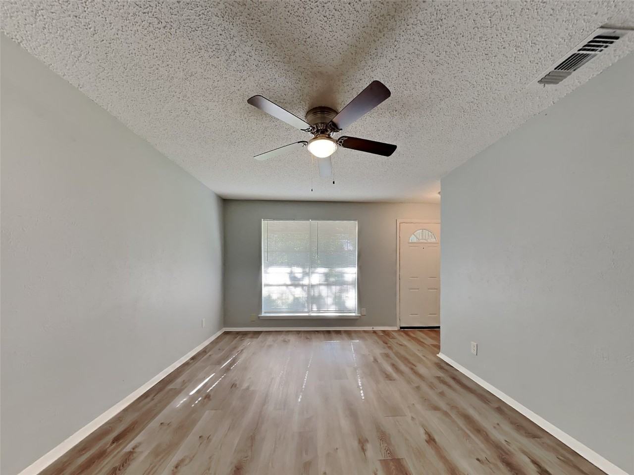 1525 Gardenside Dr - Photo 2 of 20