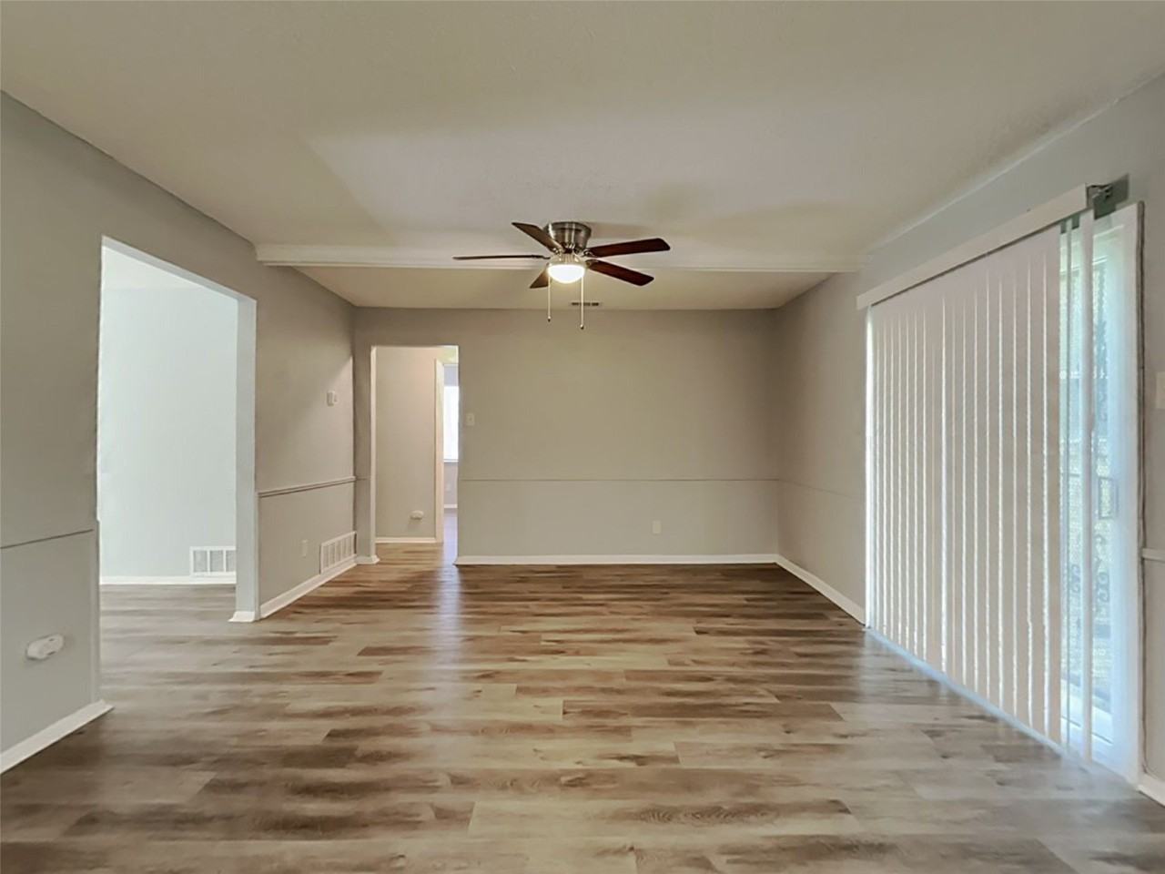 1525 Gardenside Dr - Photo 3 of 20