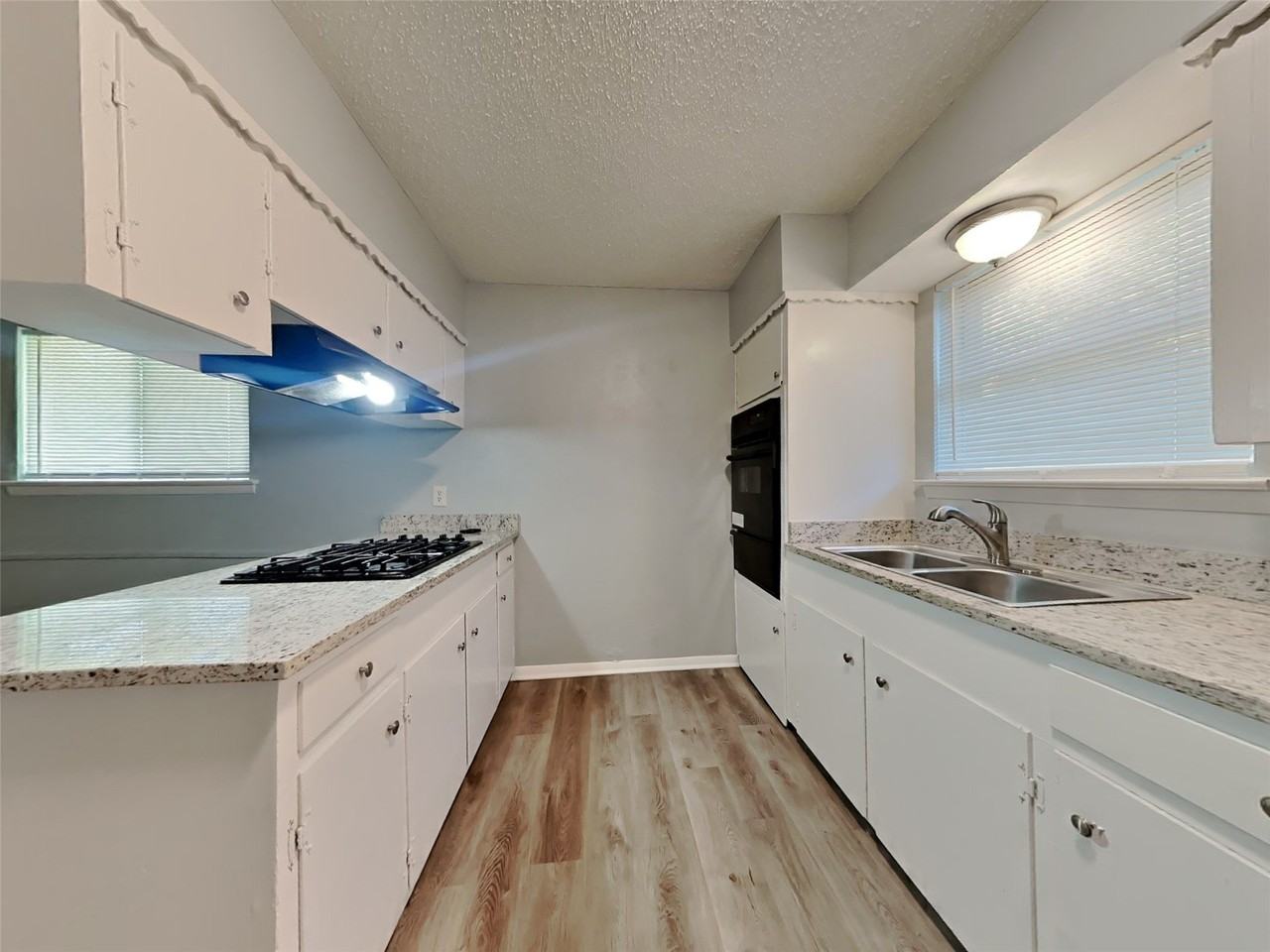 1525 Gardenside Dr - Photo 6 of 20