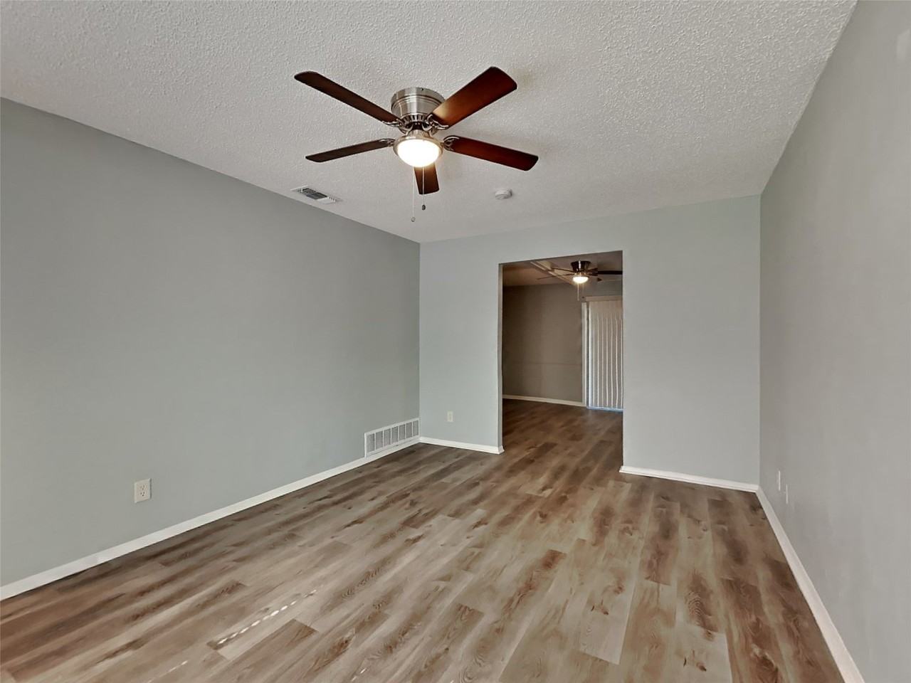 1525 Gardenside Dr - Photo 7 of 20