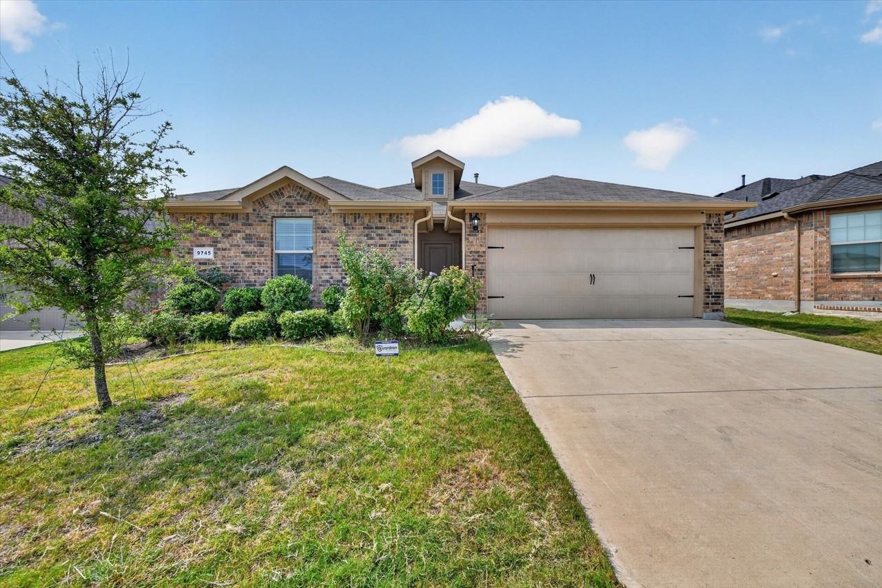 9745 Mint Hill Dr - Photo 3 of 24