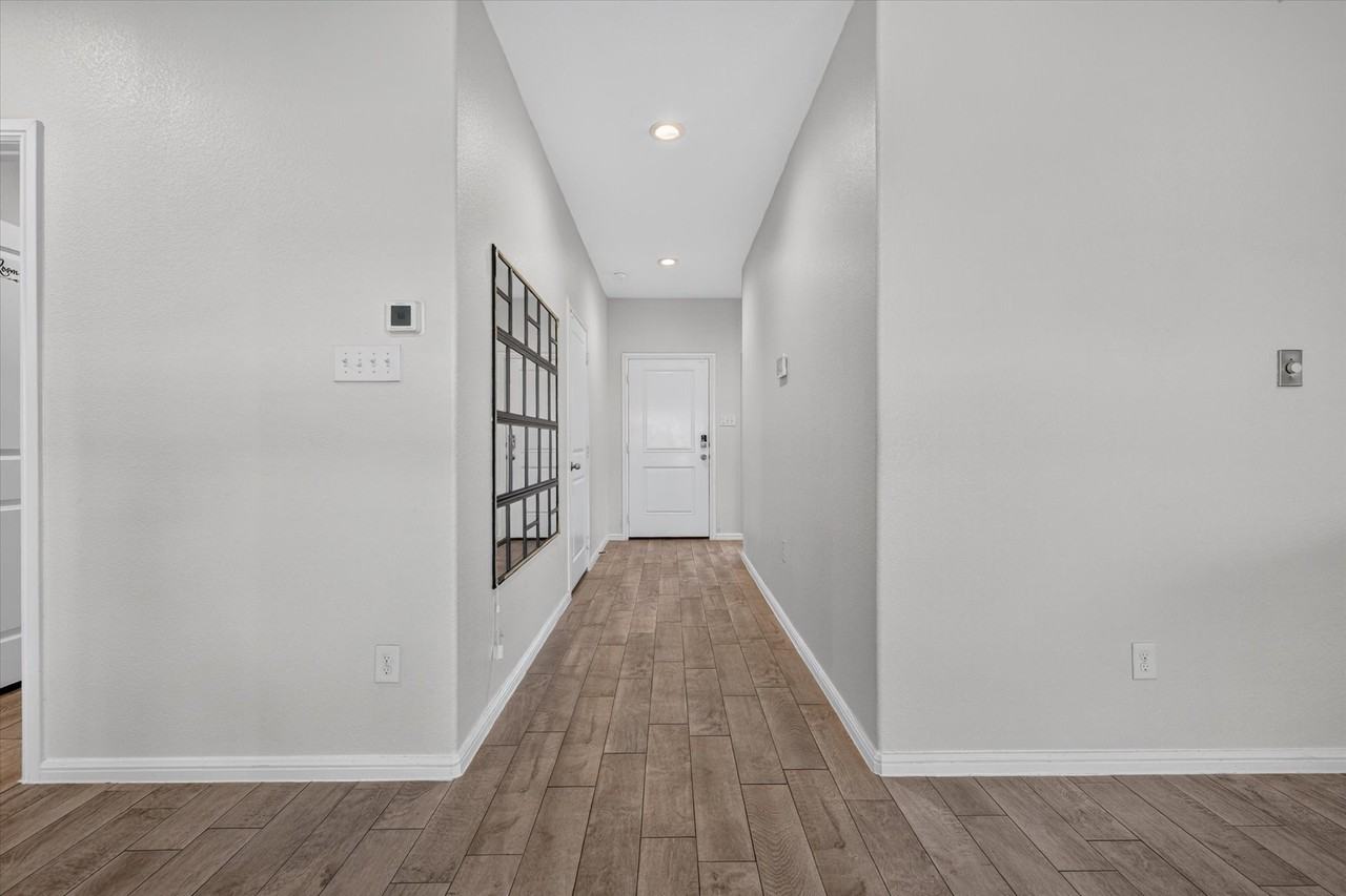 9745 Mint Hill Dr - Photo 4 of 24