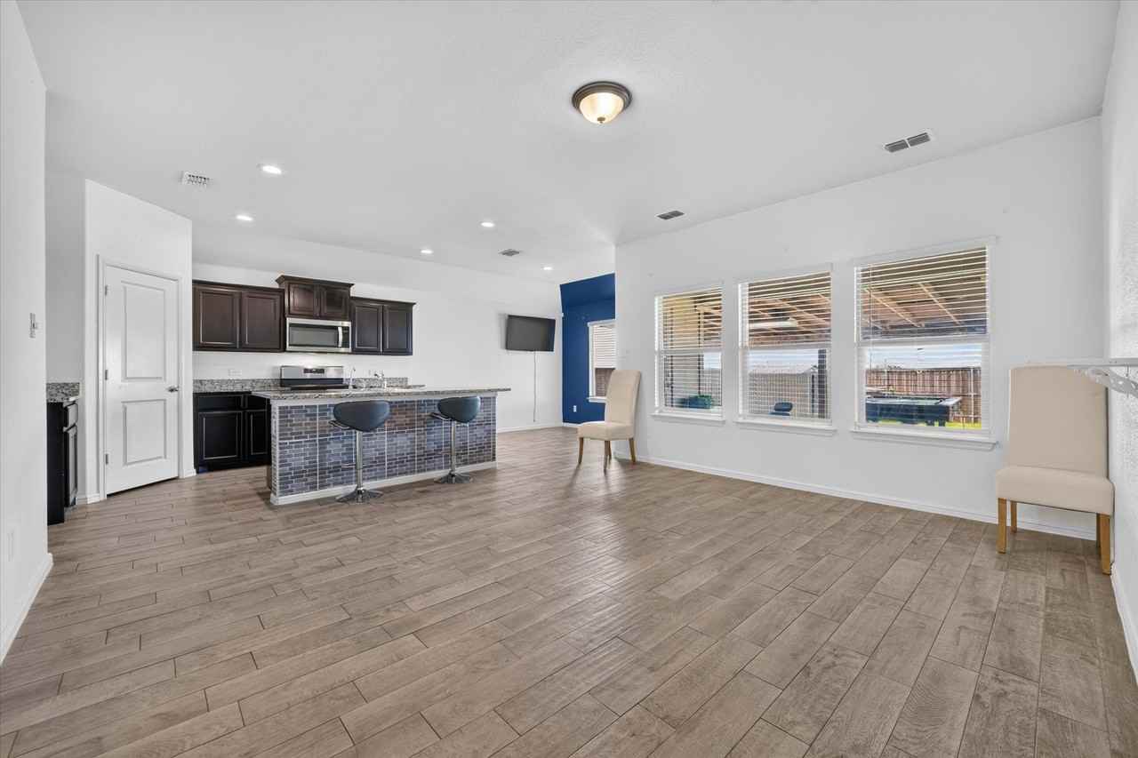 9745 Mint Hill Dr - Photo 5 of 24