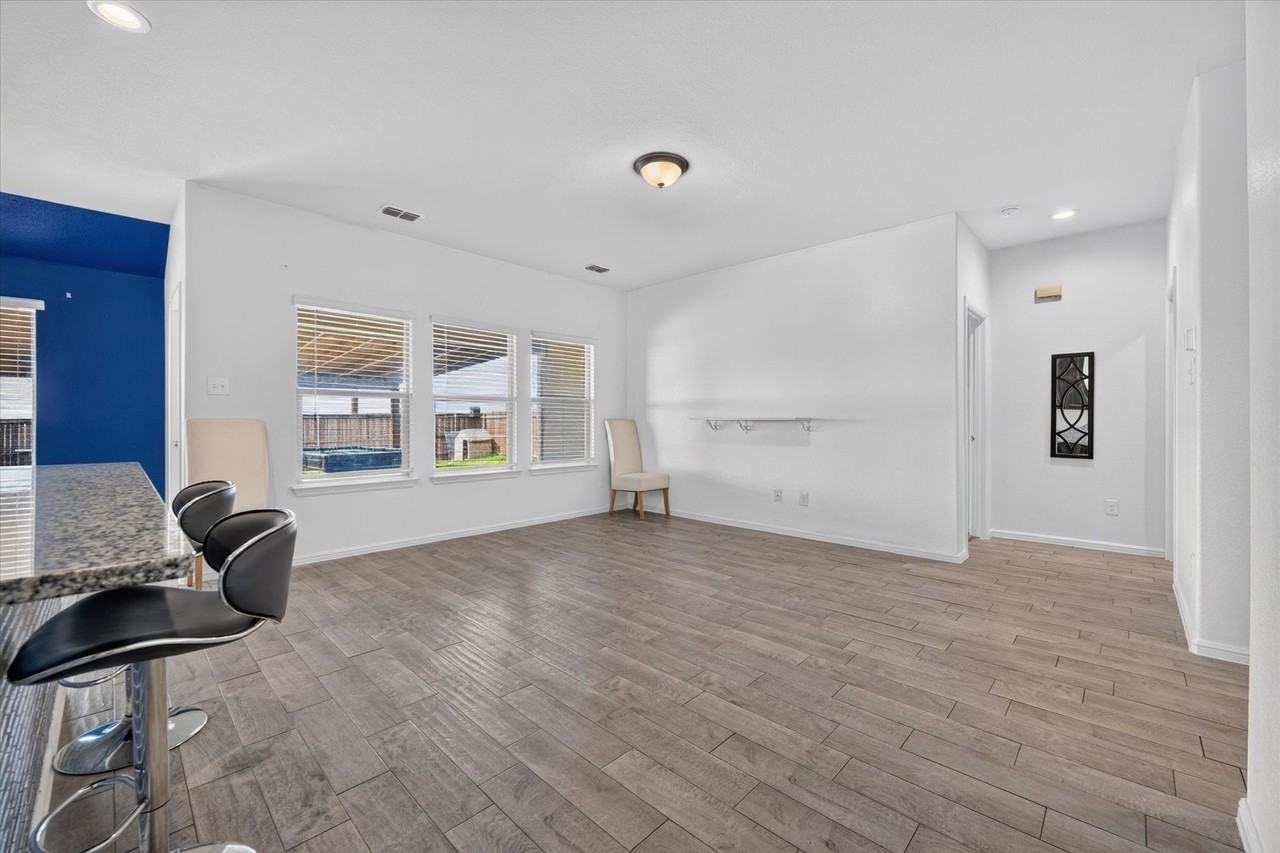 9745 Mint Hill Dr - Photo 6 of 24