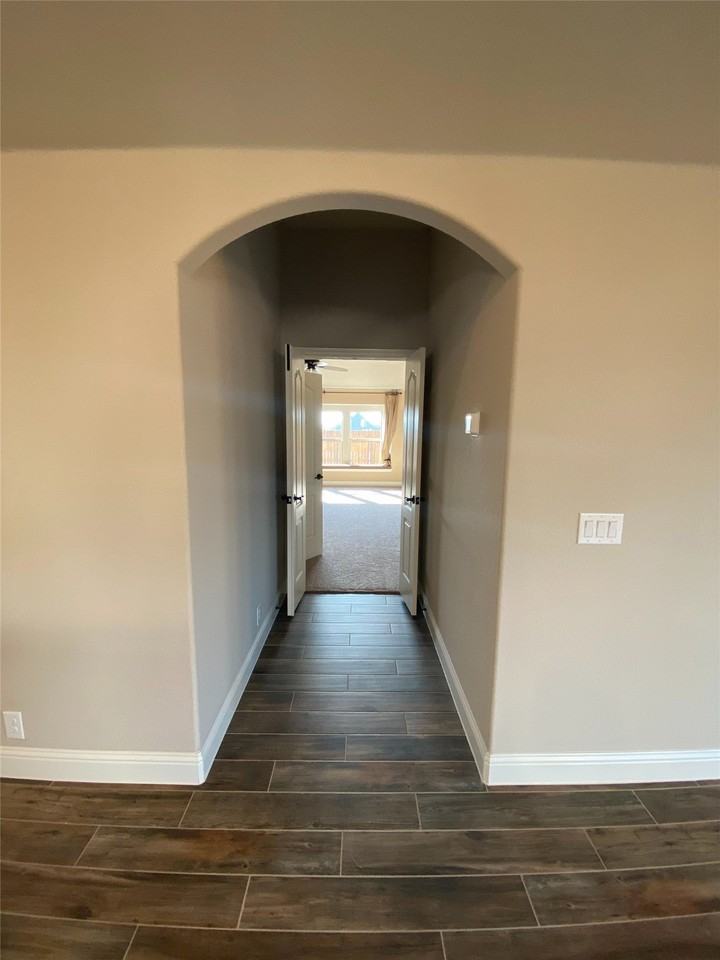 313 Richard St - Photo 7 of 27