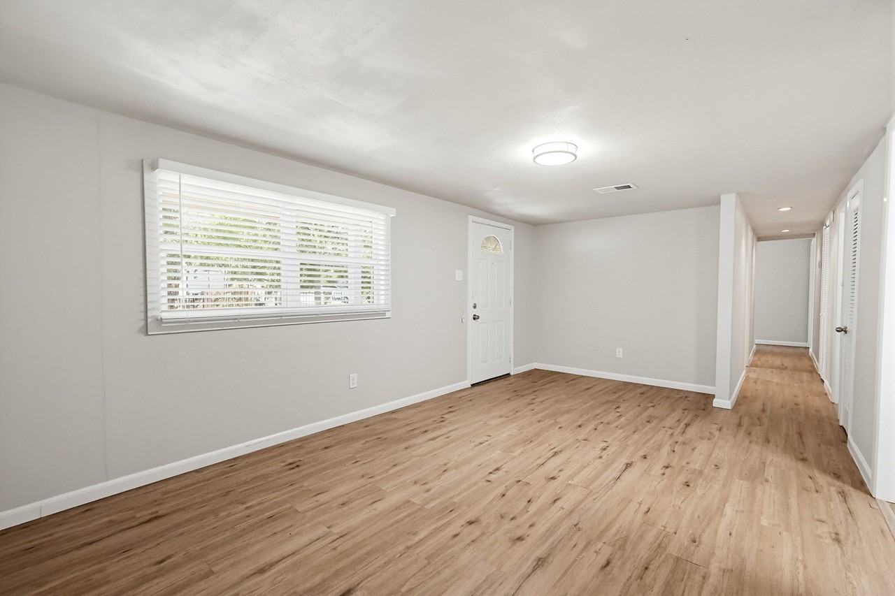 1526 Ash St - Photo 6 of 34