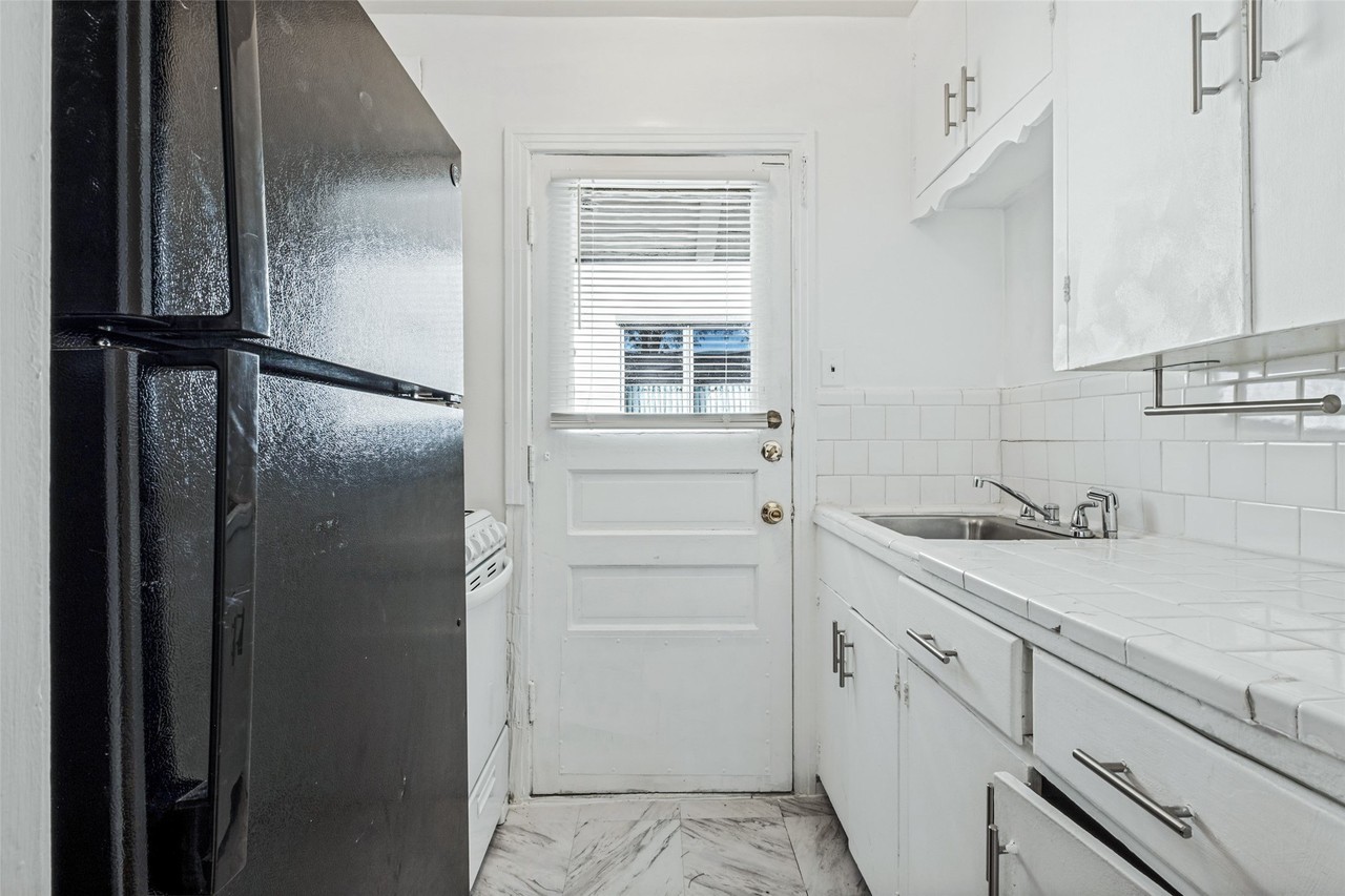 3509 Normandy Ave #5 - Photo 5 of 11