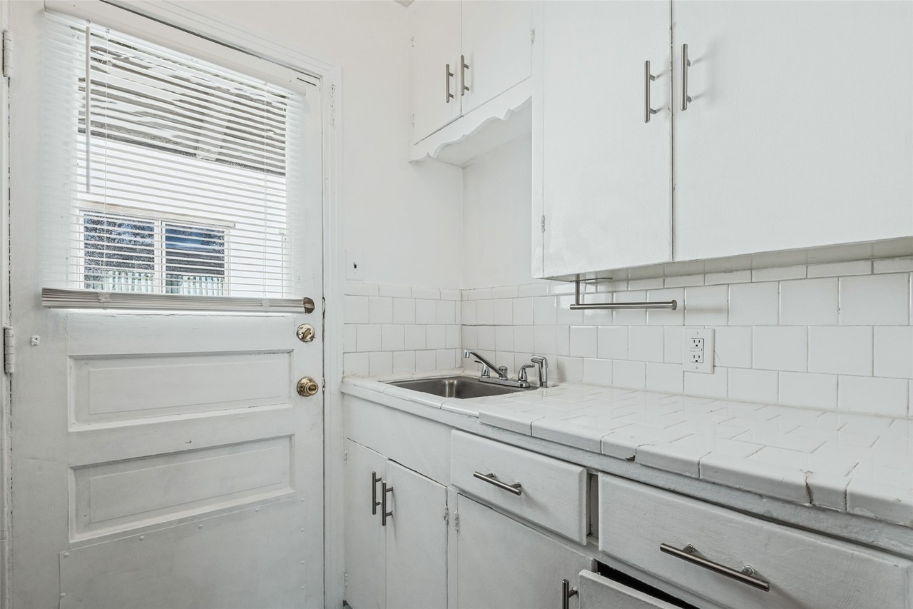 3509 Normandy Ave #5 - Photo 6 of 11