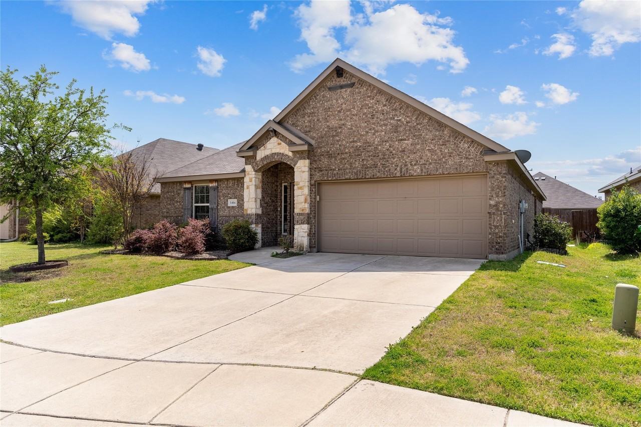 1404 Villa Paloma Blvd - Photo 2 of 28