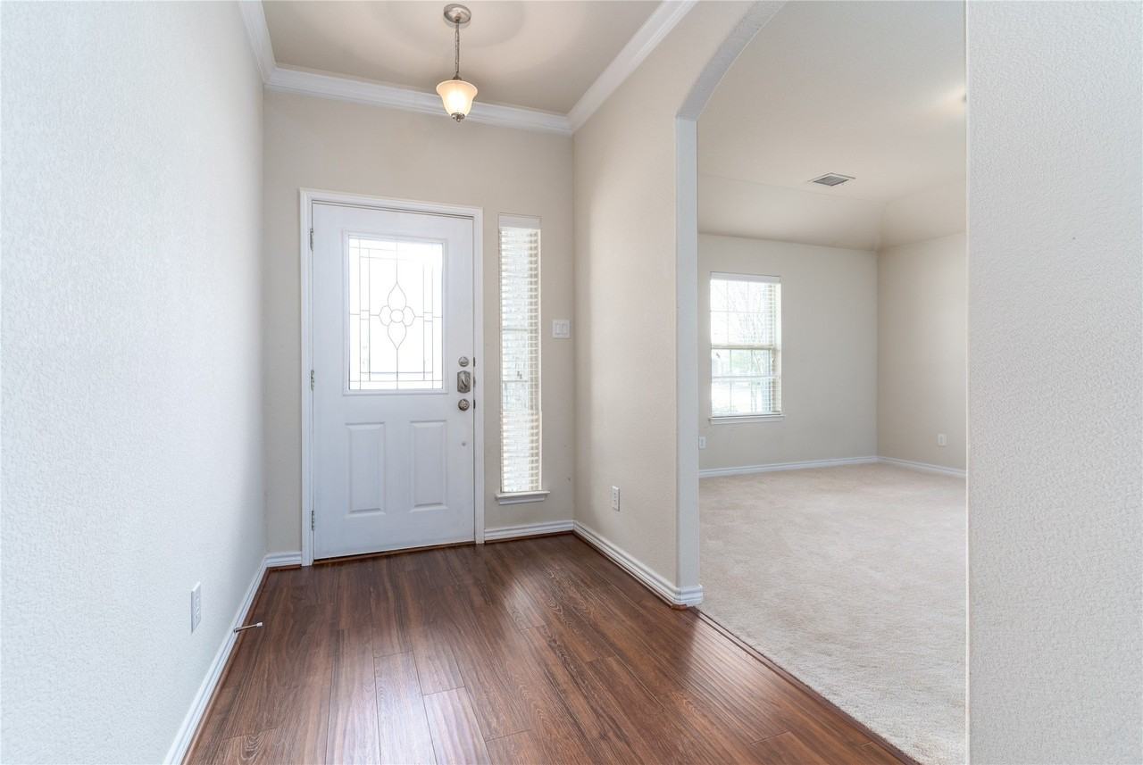 1404 Villa Paloma Blvd - Photo 4 of 28