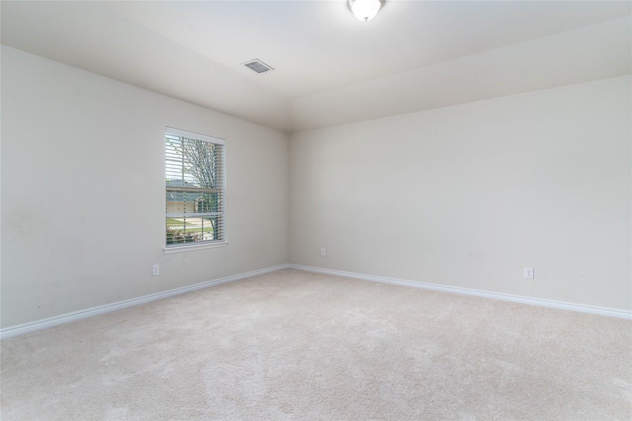 1404 Villa Paloma Blvd - Photo 5 of 28
