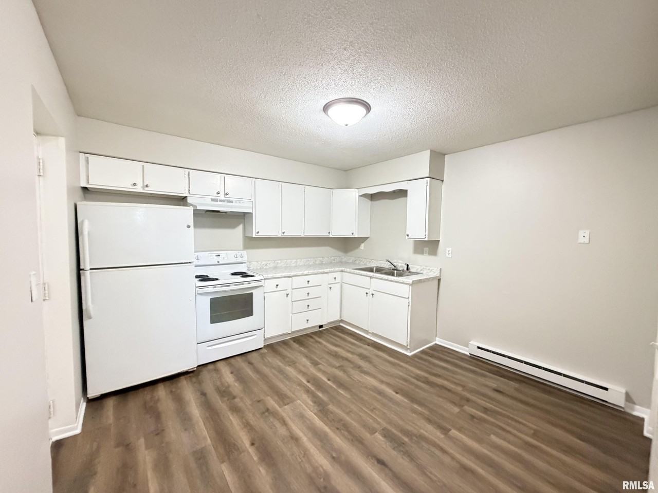 15804 N 3rd St #8 - Photo 3 of 11