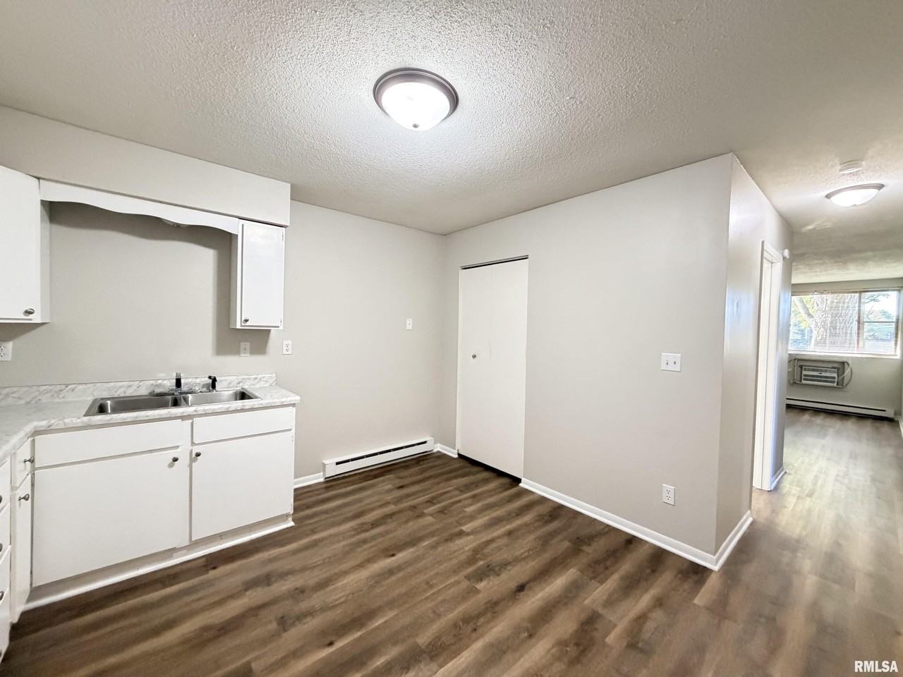 15804 N 3rd St #8 - Photo 4 of 11