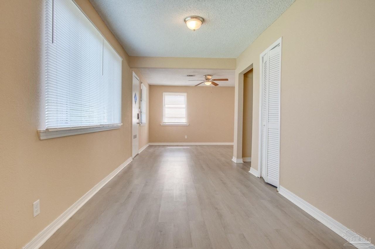 1406 E Baars St - Photo 6 of 18