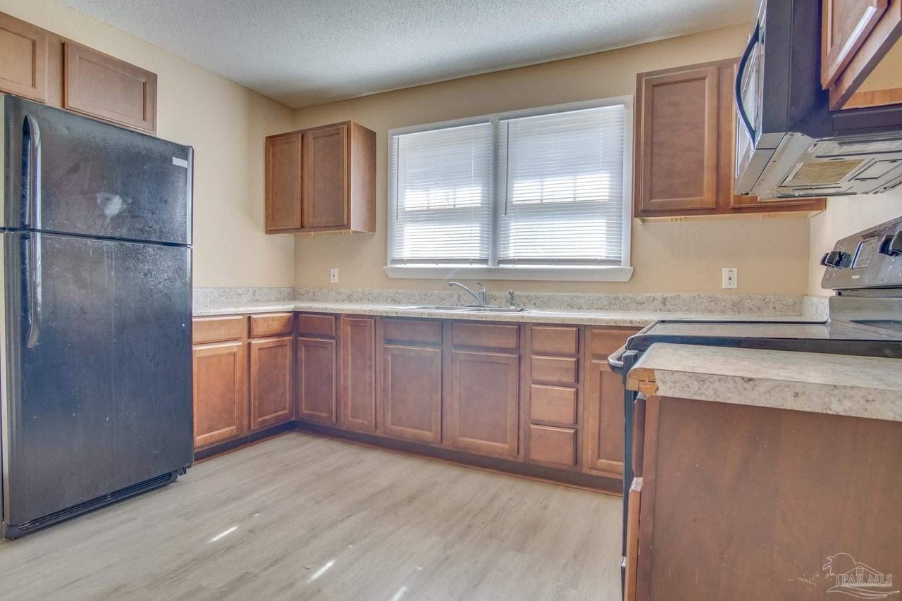 1406 E Baars St - Photo 7 of 18