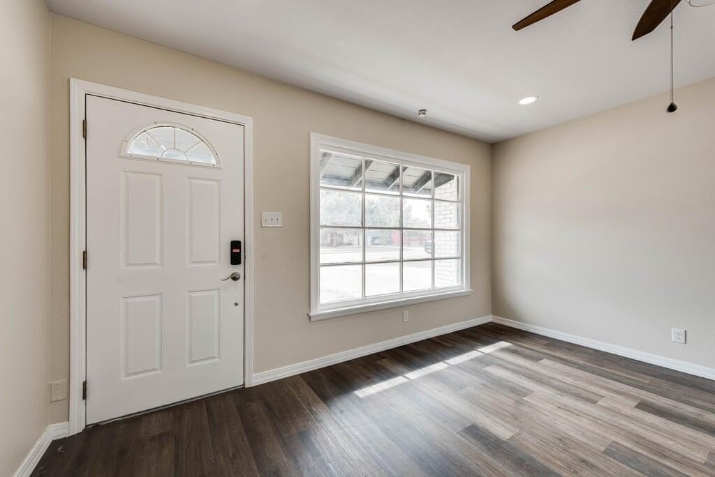 1307 E Parker Ave - Photo 2 of 31