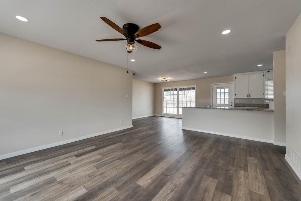 1307 E Parker Ave - Photo 3 of 31