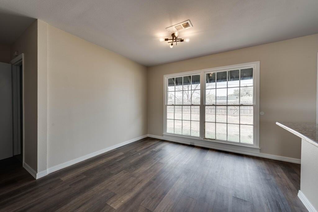 1307 E Parker Ave - Photo 5 of 31