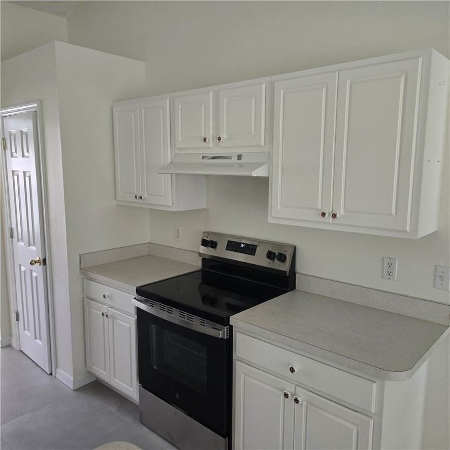 425 Ash St - Photo 6 of 14