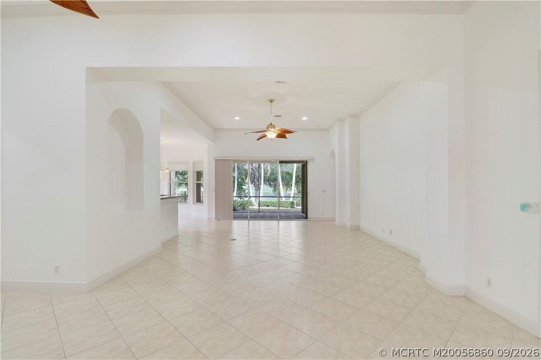 736 Sw Pebble Ln - Photo 3 of 25