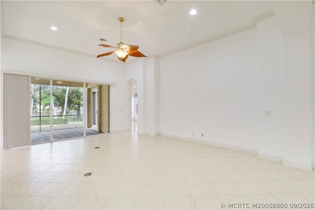 736 Sw Pebble Ln - Photo 5 of 25