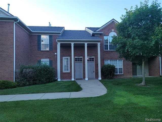 22105 Chesapeake Cir - Photo 2 of 17