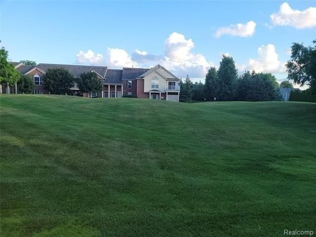 22105 Chesapeake Cir - Photo 3 of 17
