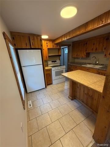 31 Heights Rd - Photo 6 of 11