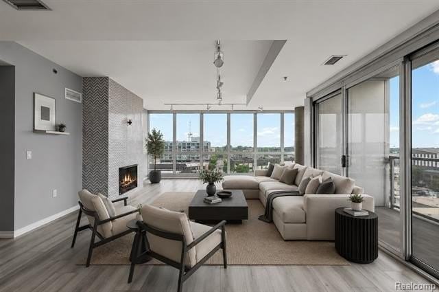 432 S Washington Ave #703 - Photo 4 of 18