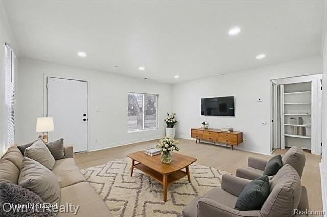 10821 Albany St - Photo 4 of 10