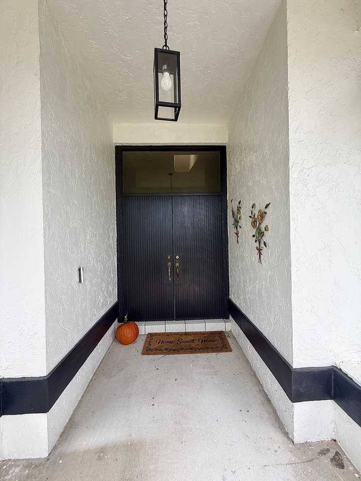 15580 Meadow Wood Dr - Photo 3 of 50