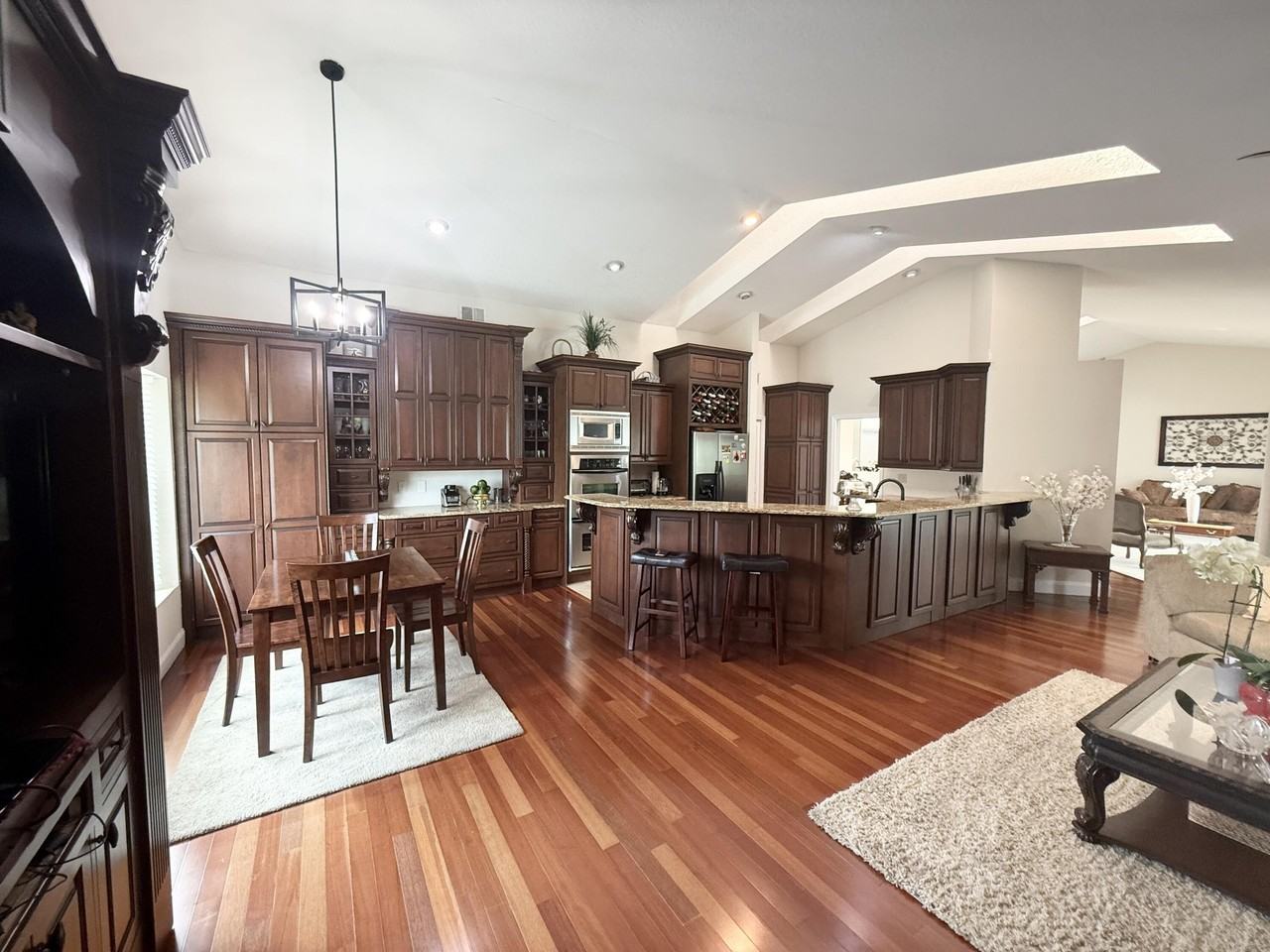 15580 Meadow Wood Dr - Photo 4 of 50