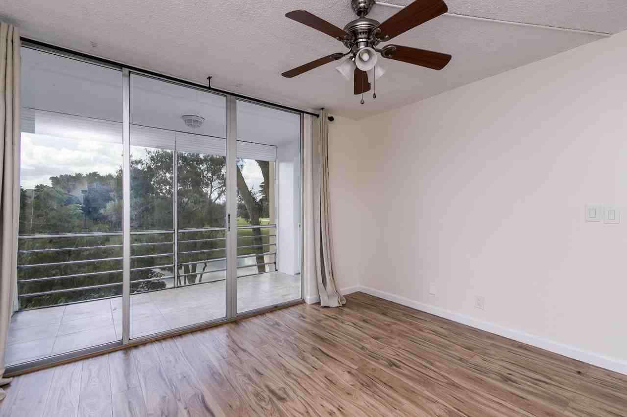 9431 Live Oak Pl #307 - Photo 5 of 50