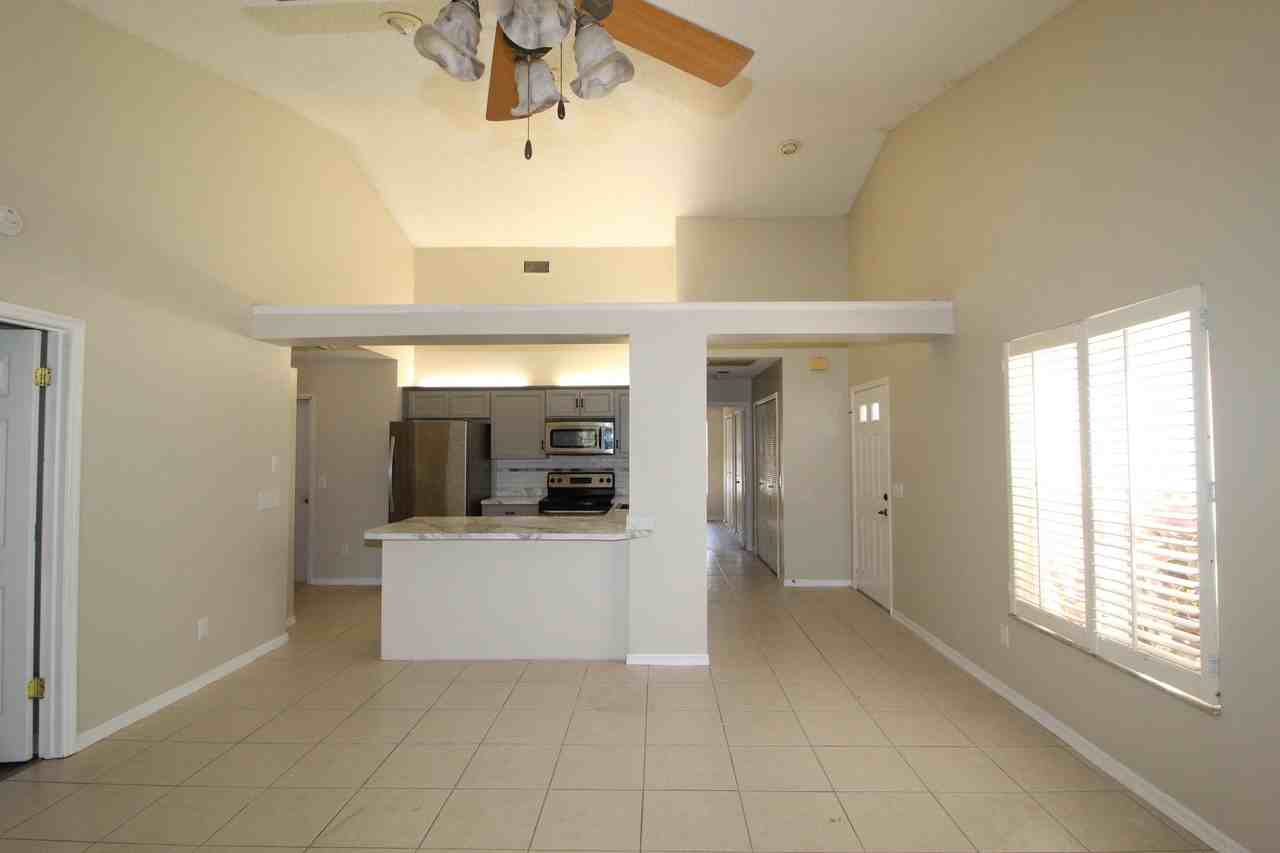 2519 Se Tropical East Cir - Photo 7 of 18