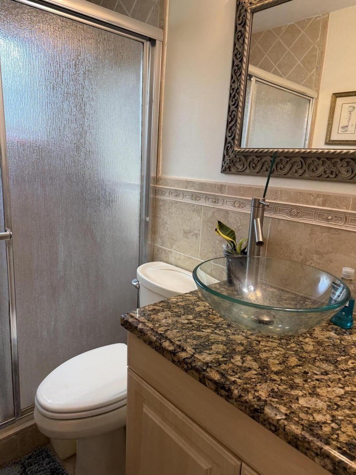 8106 Nw 59th Ct - Photo 7 of 8