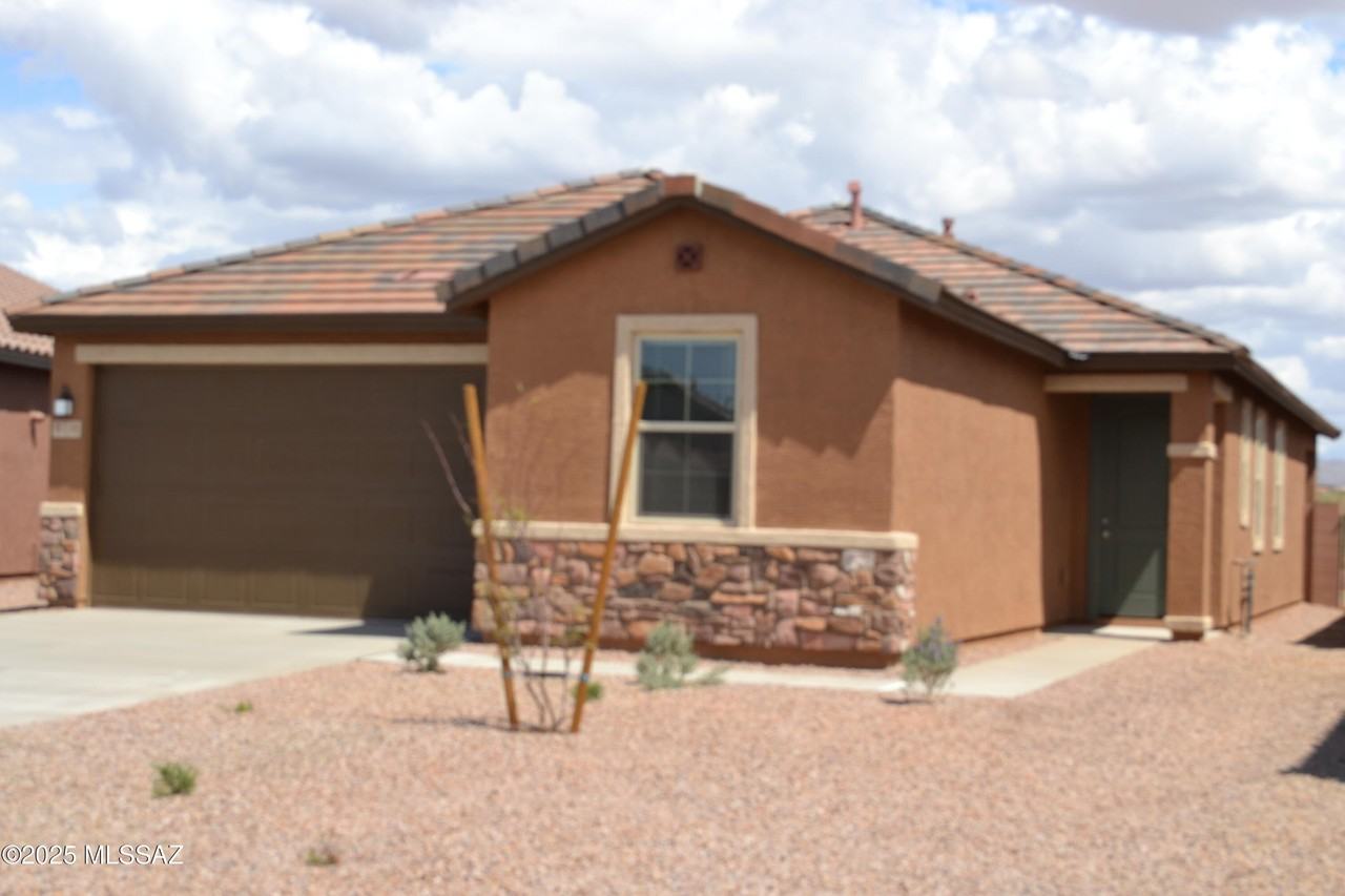 8716 N Magdalena Pl - Photo 2 of 25