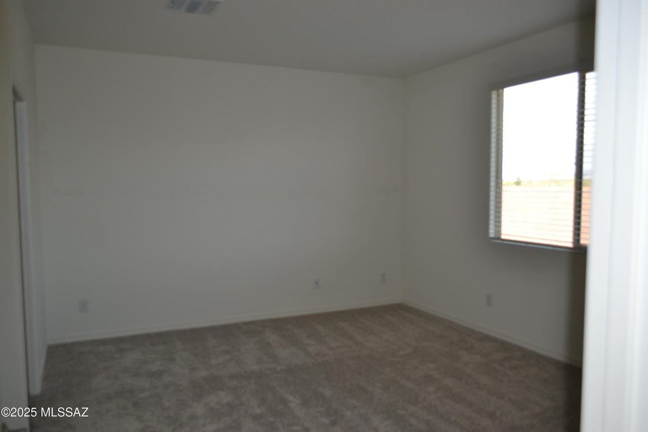 8716 N Magdalena Pl - Photo 7 of 25