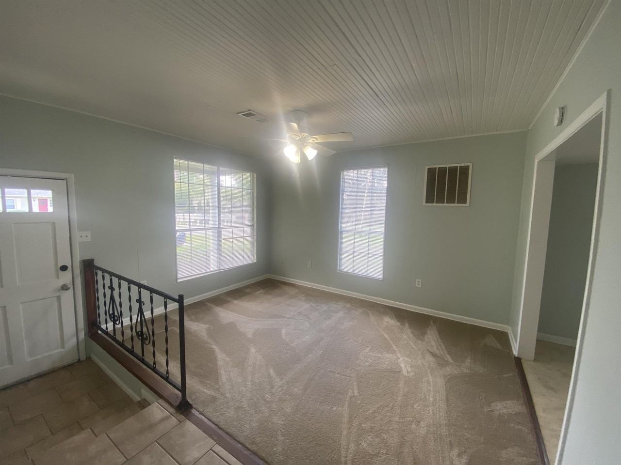 1535 Coombs Dr - Photo 3 of 19