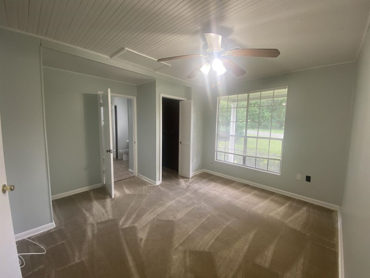 1535 Coombs Dr - Photo 5 of 19