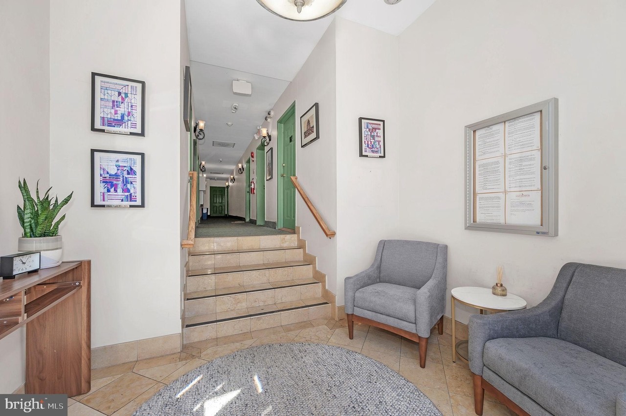 1321 Fairmont St Nw #1 - Photo 5 of 46