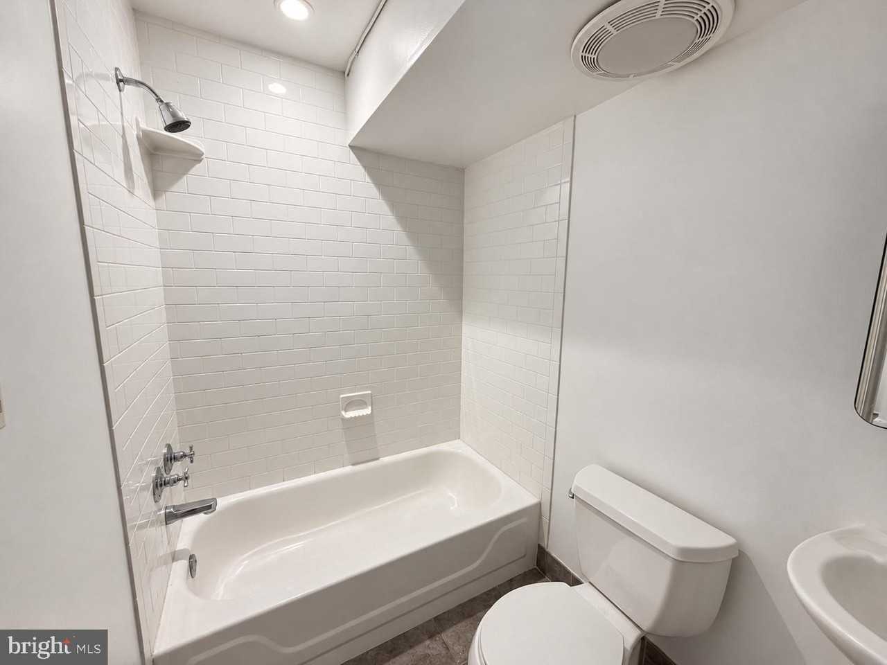 940 N St Nw - Photo 7 of 15