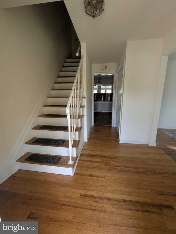 847 Woodcrest Dr - Photo 2 of 26