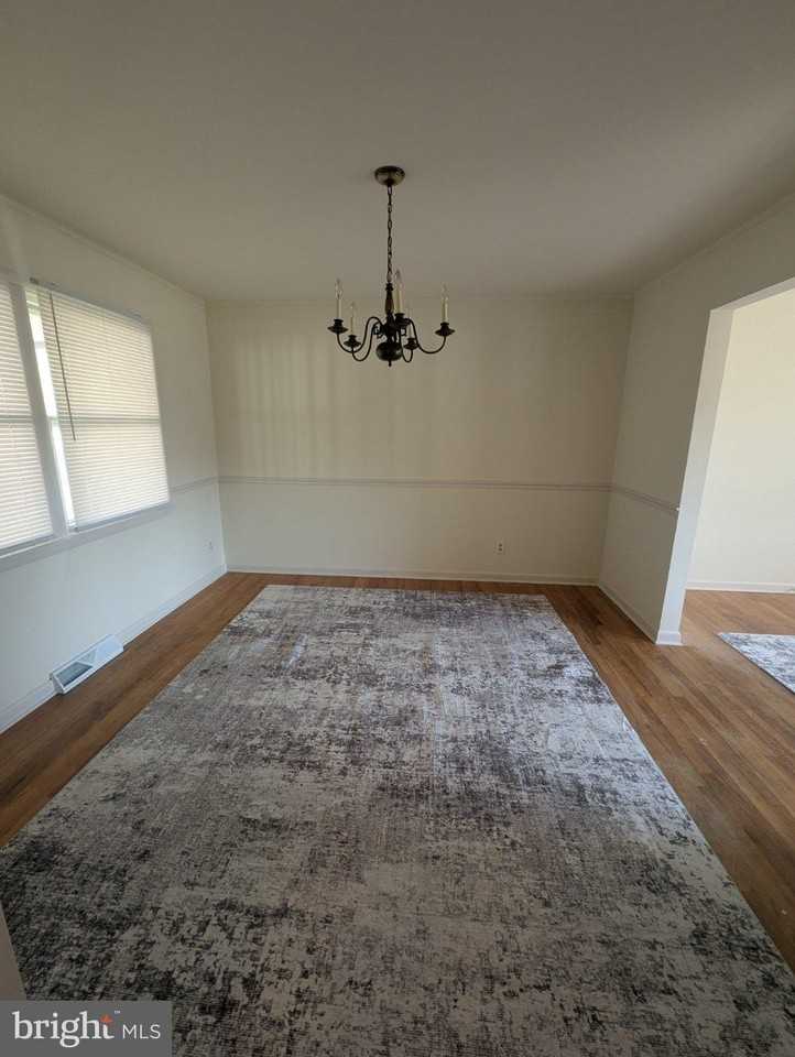 847 Woodcrest Dr - Photo 5 of 26