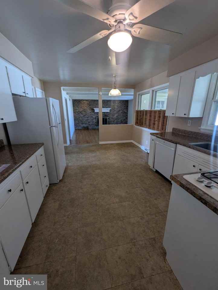 847 Woodcrest Dr - Photo 6 of 26